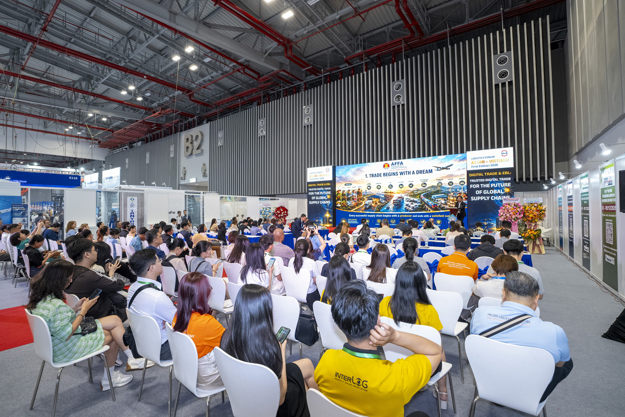 Speakers and audience at the ASEAN logistics forum held during VILOG 2026 on 30 July 2026