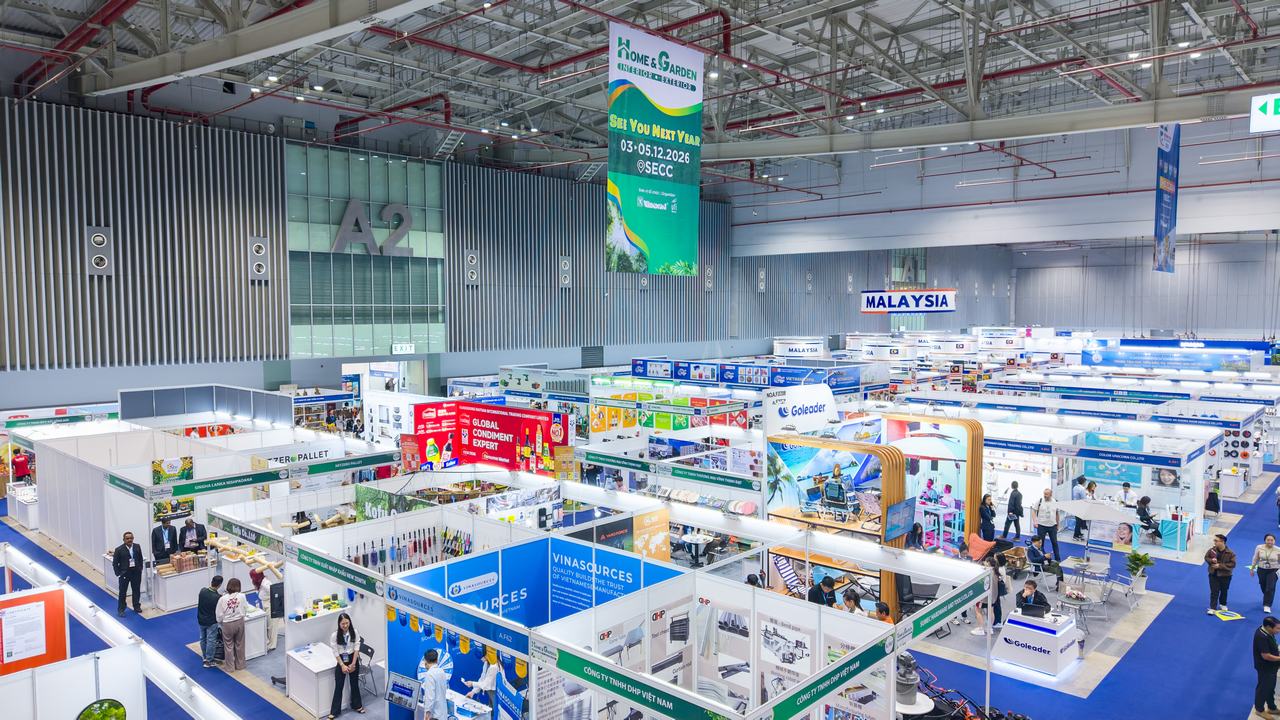 Aerial view of the Vietnam Home and Garden Expo 2025 exhibition floor at SECC, Ho Chi Minh City