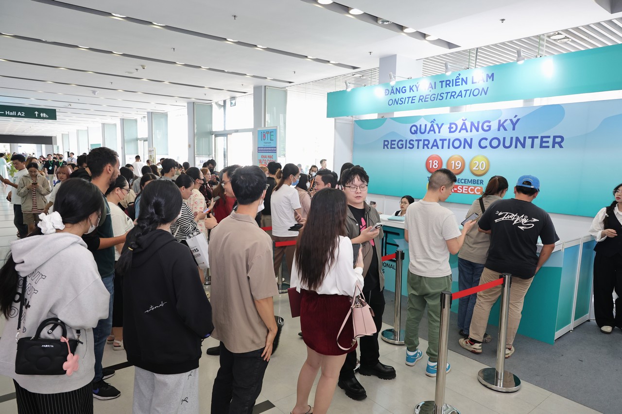 Exhibition hall at the IGHE housewares and gifts expo co-organised by Chaoyu Expo and VINEXAD