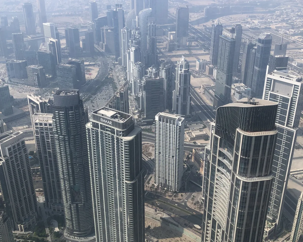 Khu trung tâm Dubai nhìn từ đài quan sát Burj Khalifa